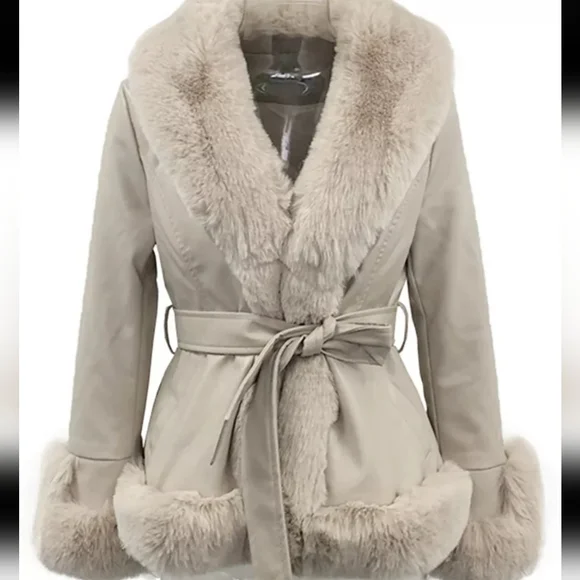 NWT Vegan Leather Jacket Fur, fully lined. With belt XL - Picture 2 of 3